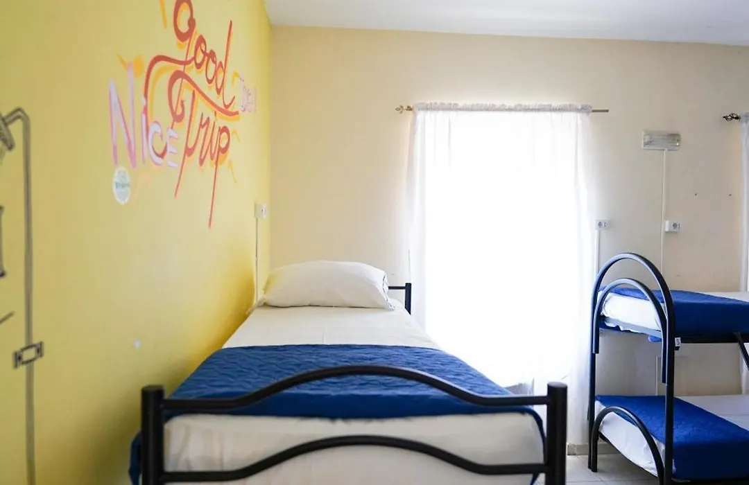 Los Mochileros Hostel-1